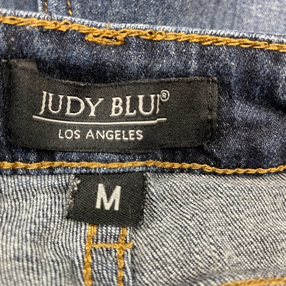 JUDY BLUE DARK WASH DISTRESSED CUFFED DENIM SHORTS MEDIUM - Picture 9 of 10